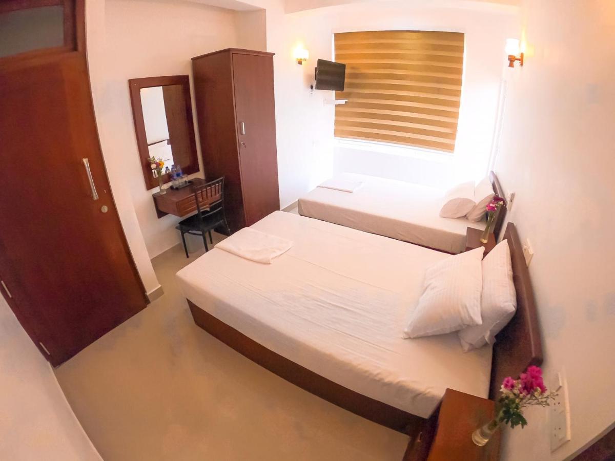 The Den 23 Hotel Dehiwala-Mount Lavinia Eksteriør billede